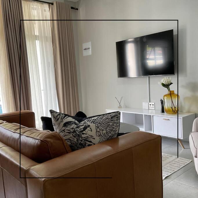Cosy apt 5min to Sandton City 14