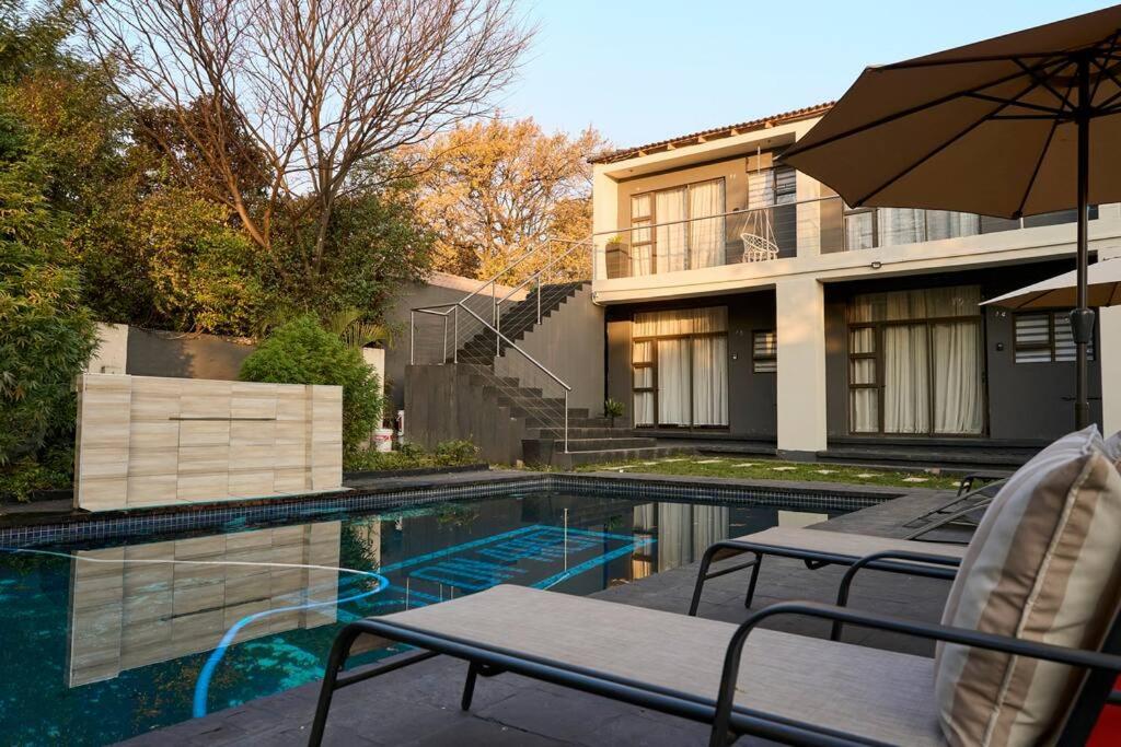 Cosy apt 5min to Sandton City 14