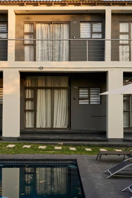 Cosy apt 5min to Sandton City 14