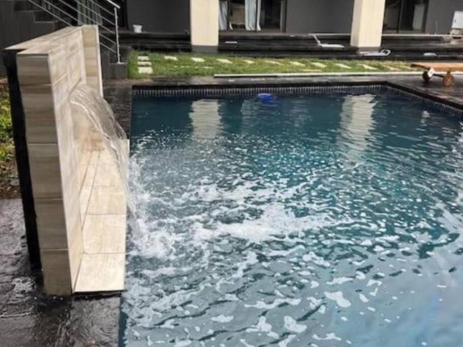 Cosy apt 5min to Sandton City 14