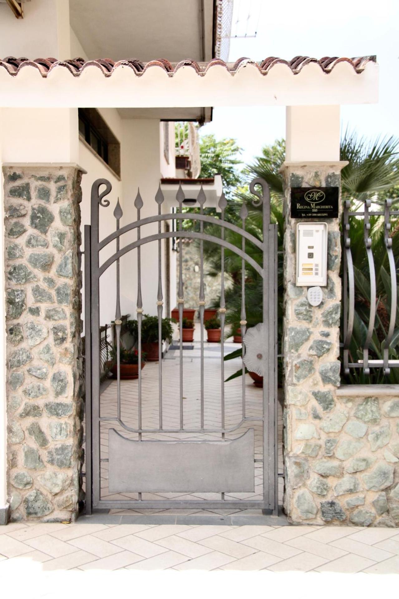 Regina Margherita B&B