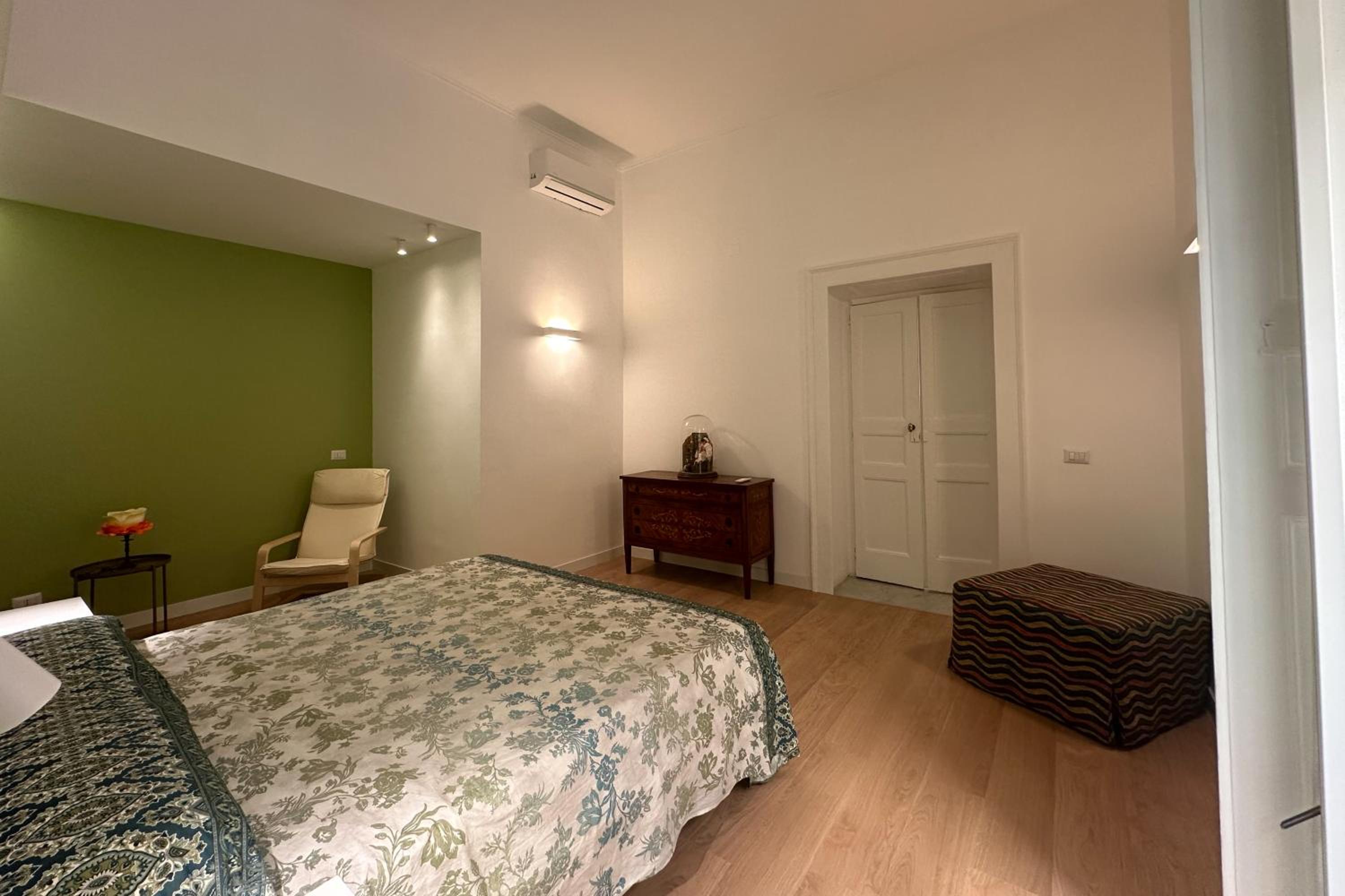 Tom apartments