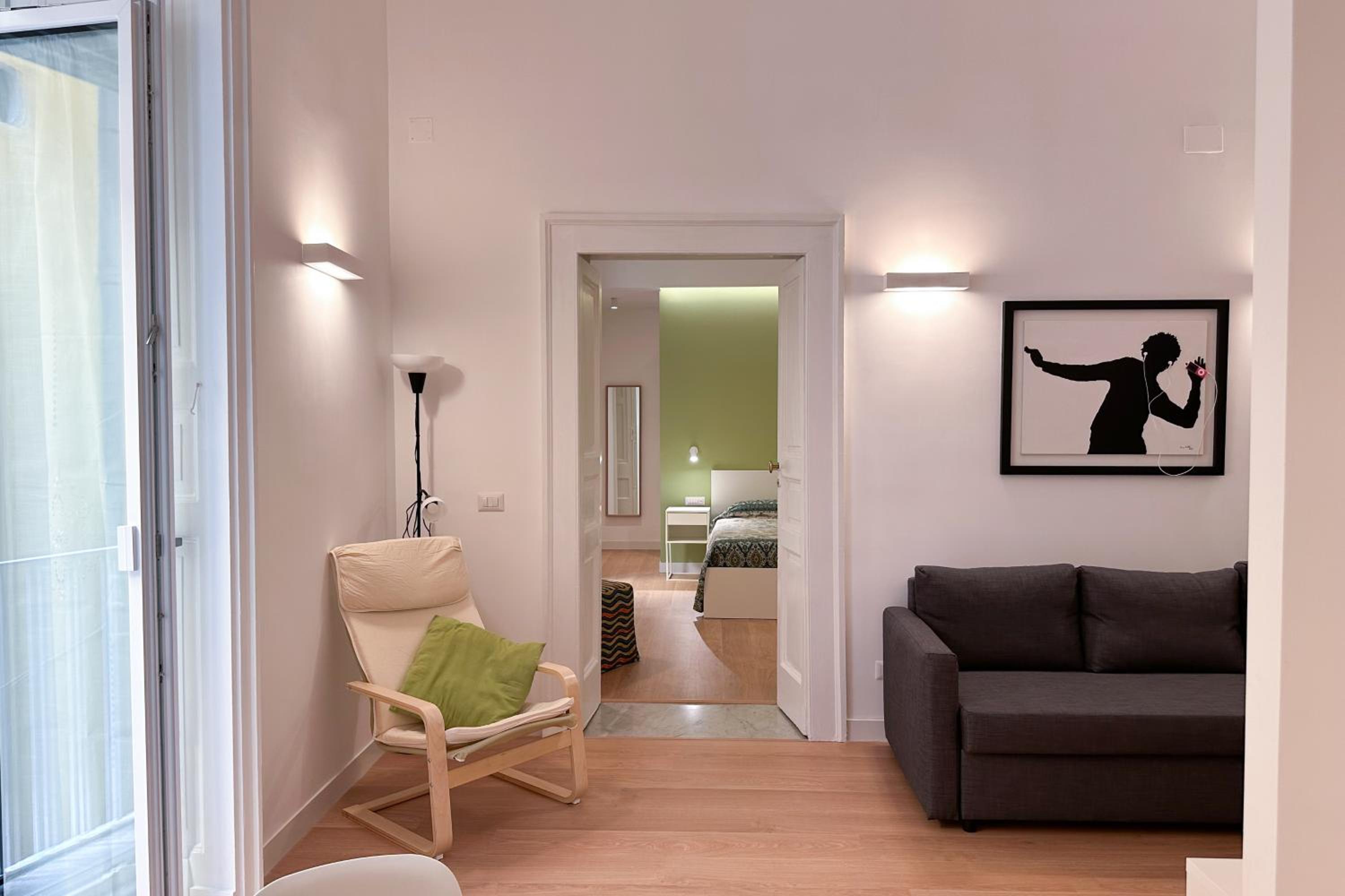Tom apartments