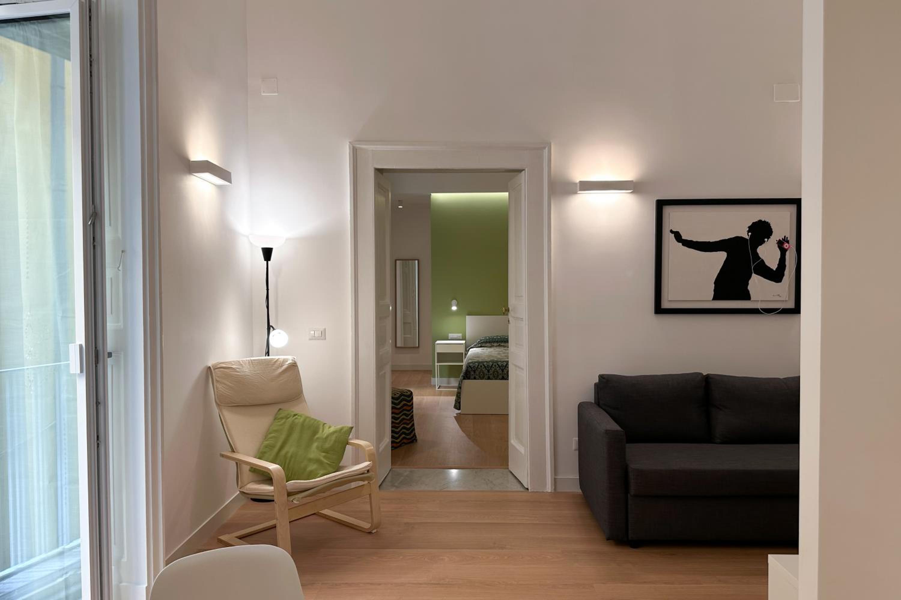 Tom apartments