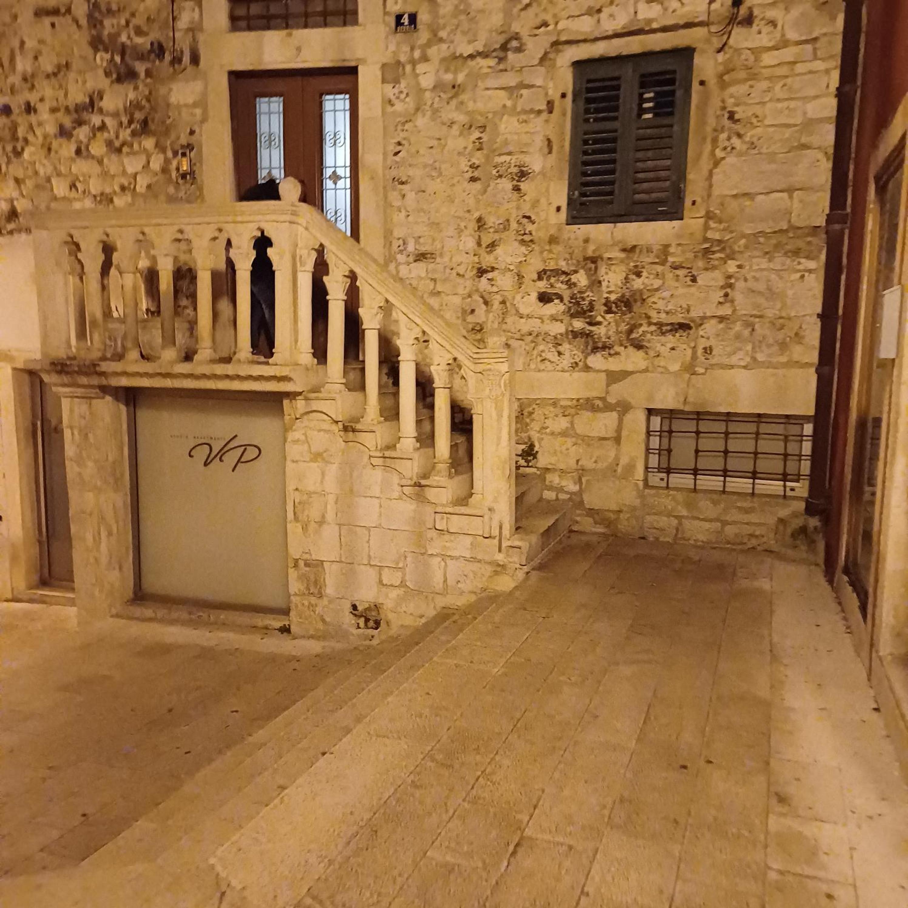 Photo 32