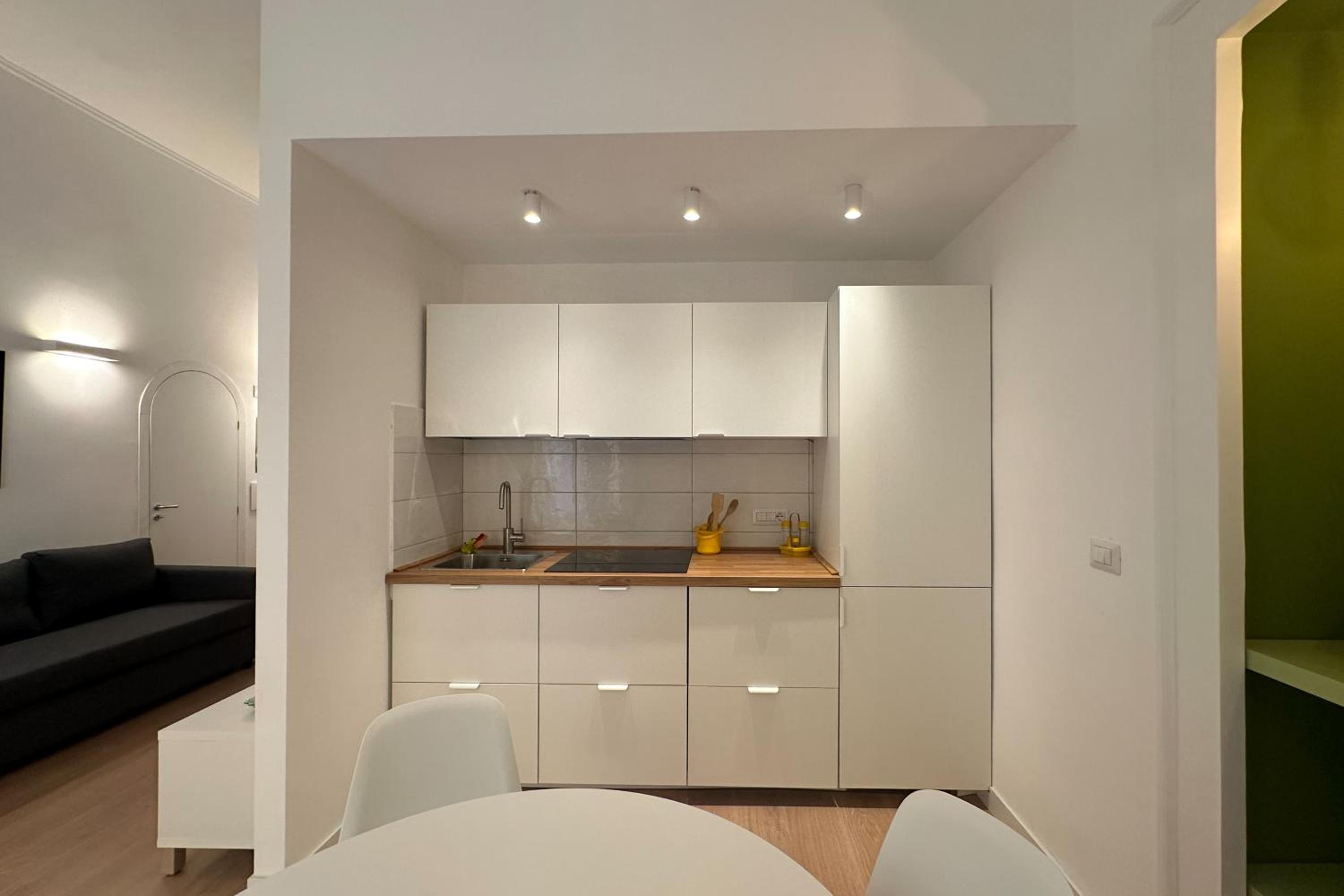 Tom apartments