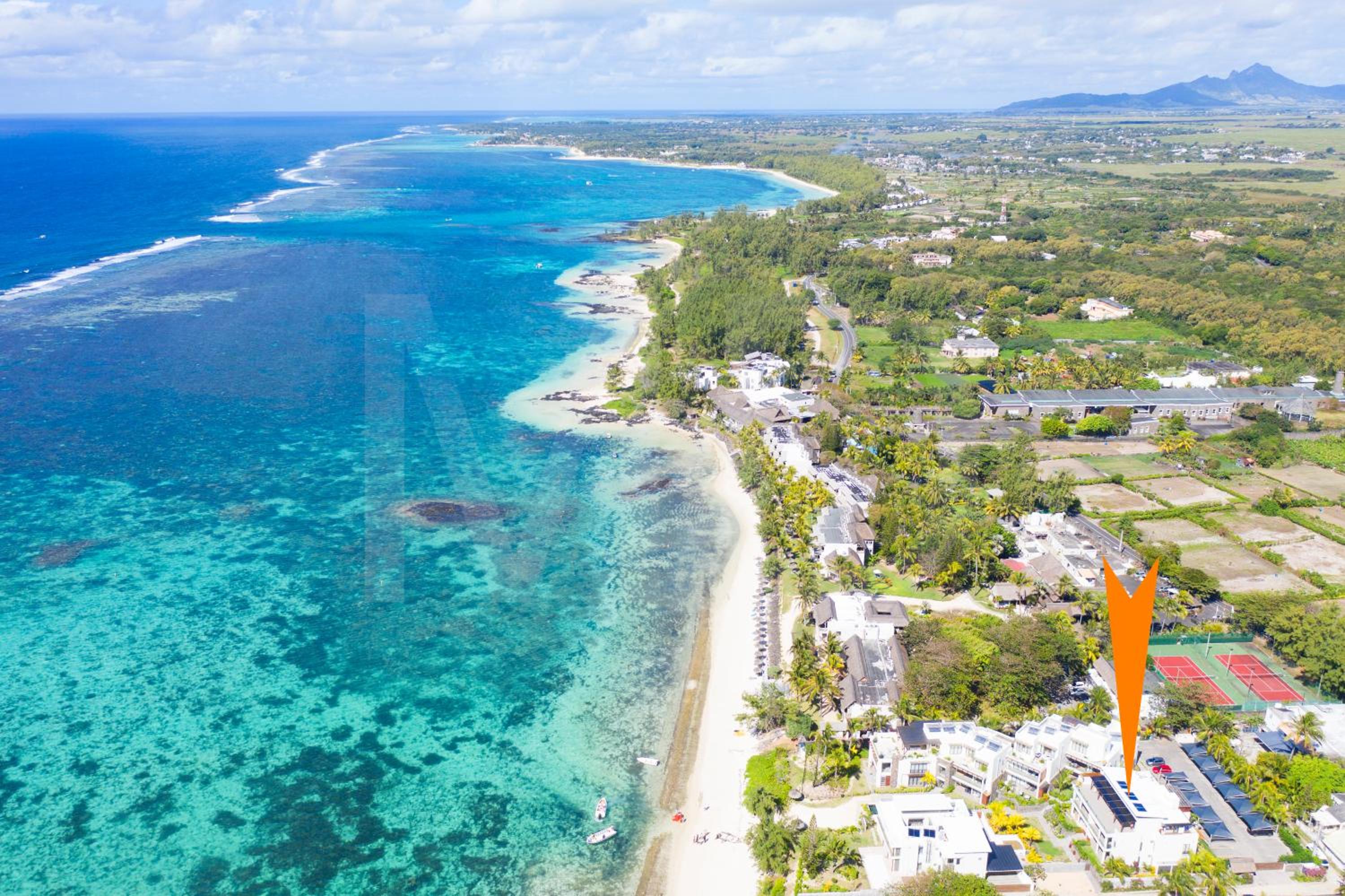 Penthouse de la plage, private lift photo 3