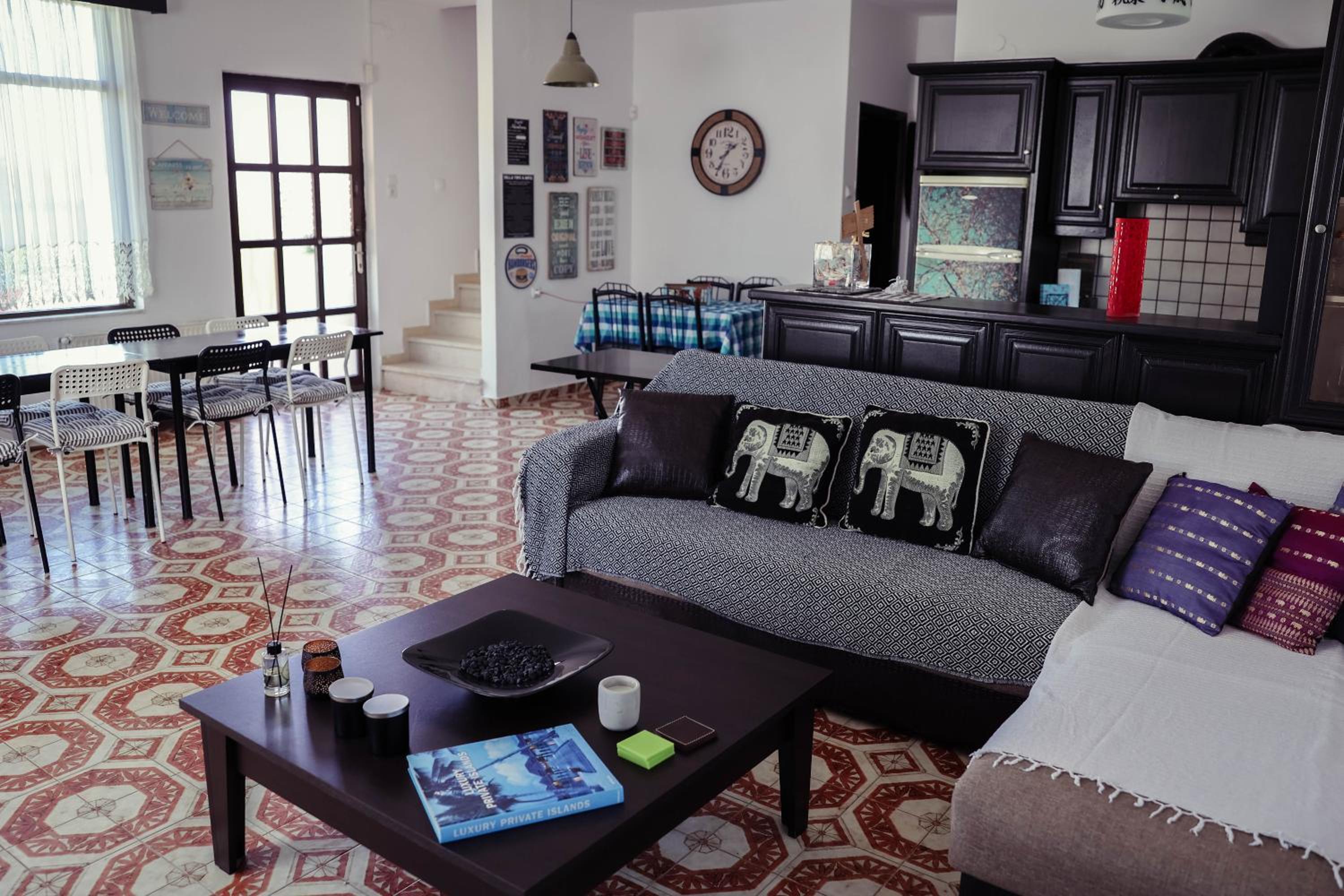 Beautiful Villa in Crete Near The Sea - 200sqm