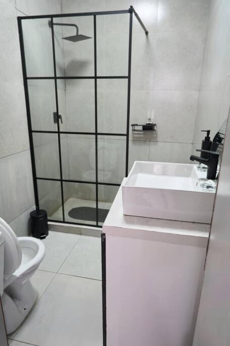 Luxury apt walk to Melrose Arch 11