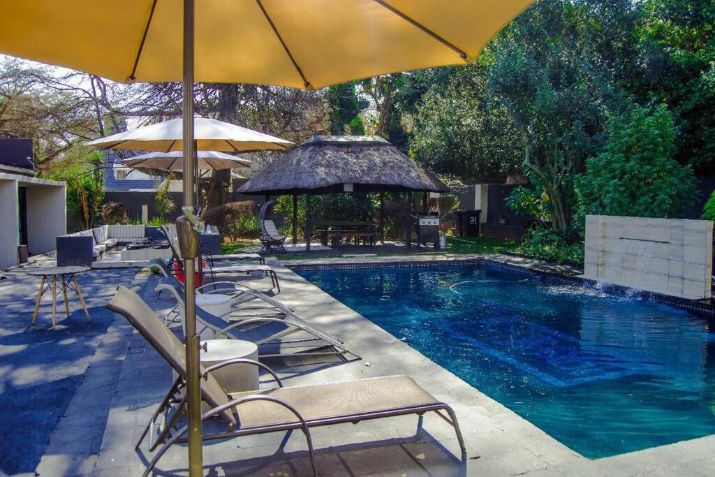 Cosy Nest 5 min2Sandton City 15