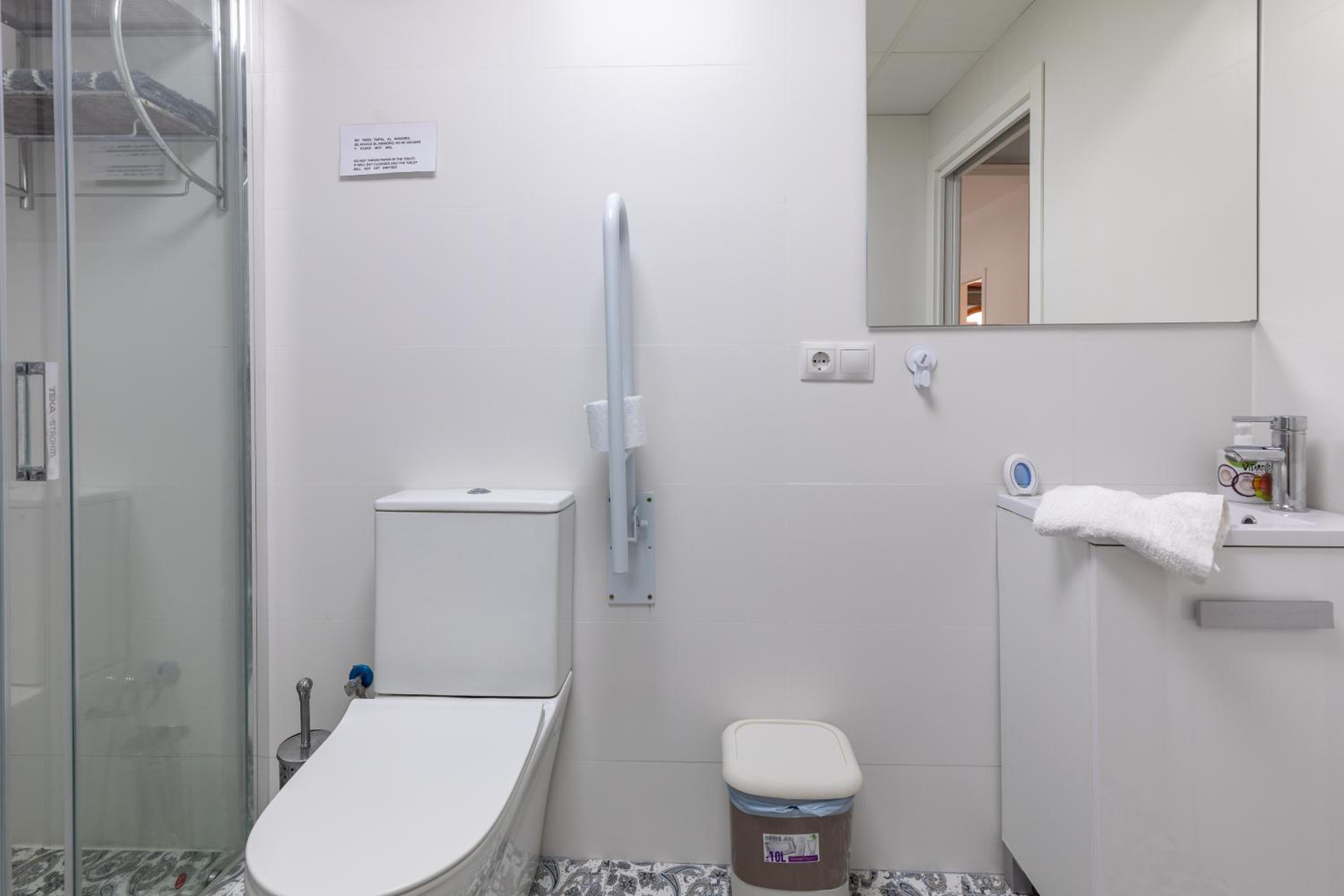 Aparthotel Mediterráneo by NeoHotels-Centro 8 min by Metro