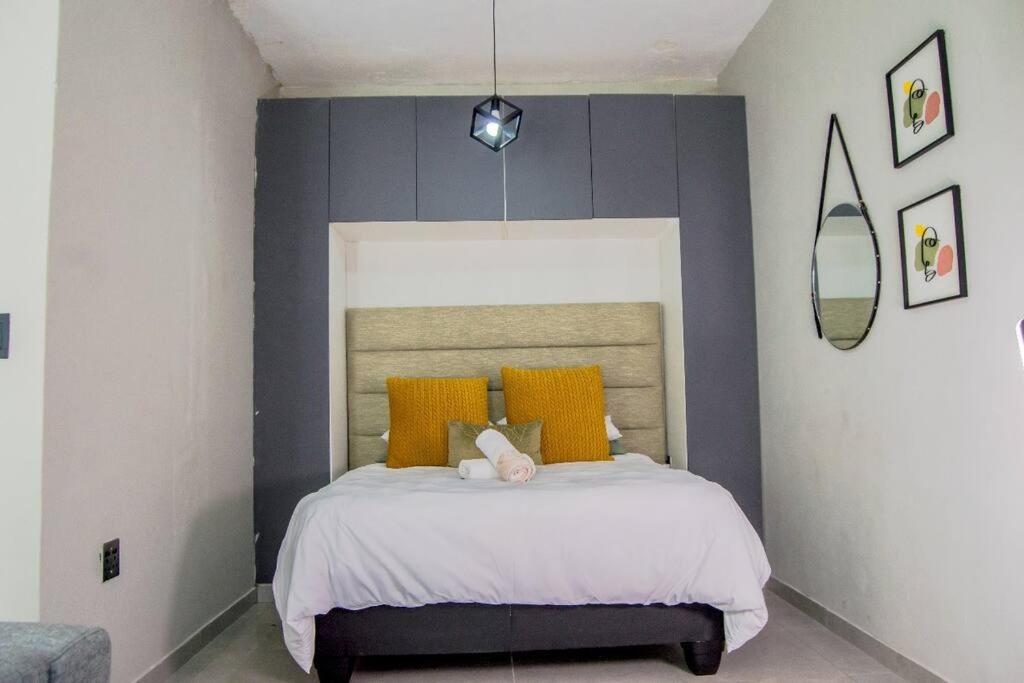 Cosy Nest 5 min2Sandton City 15