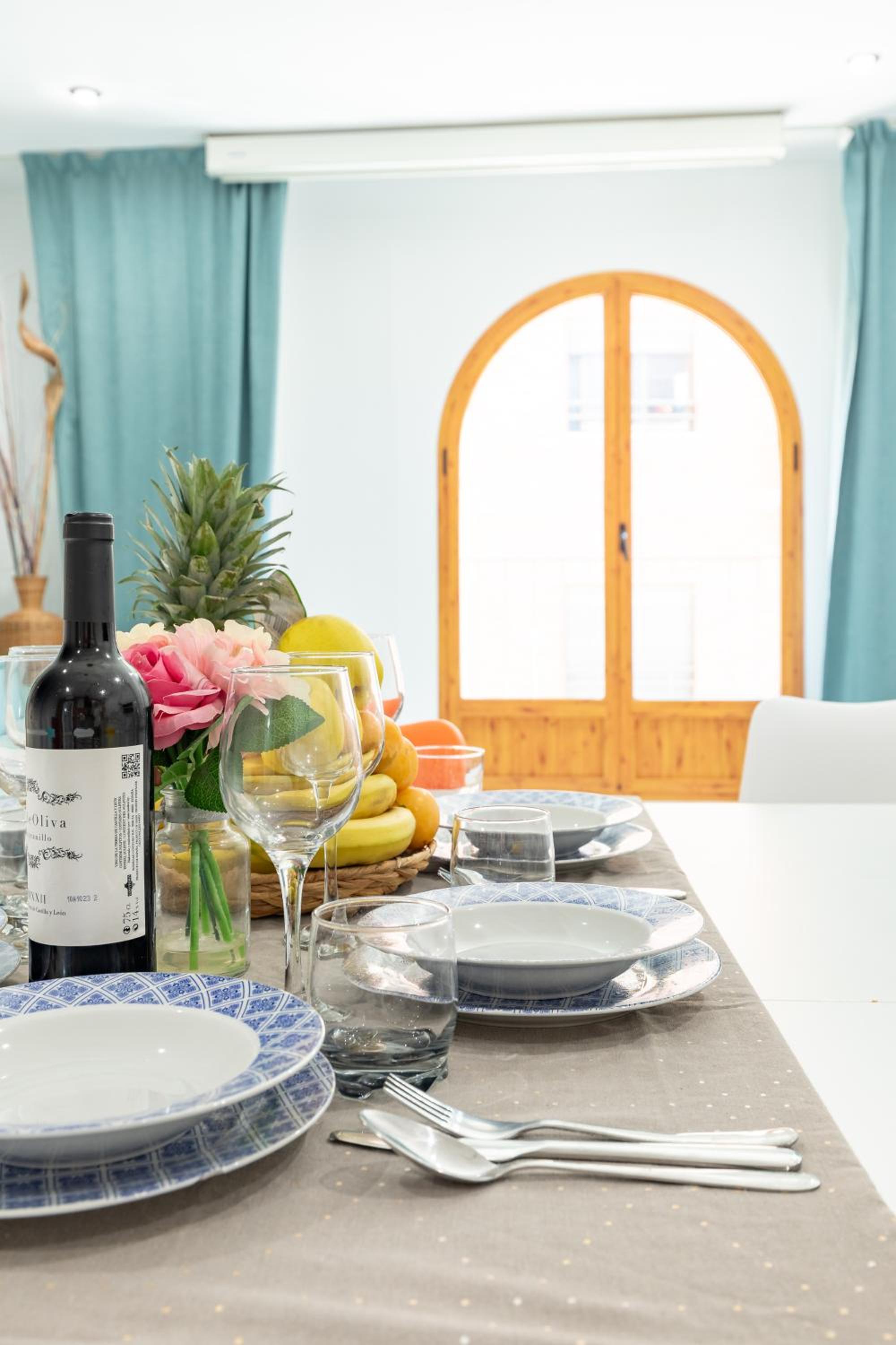 Aparthotel Mediterráneo by NeoHotels-Centro 8 min by Metro