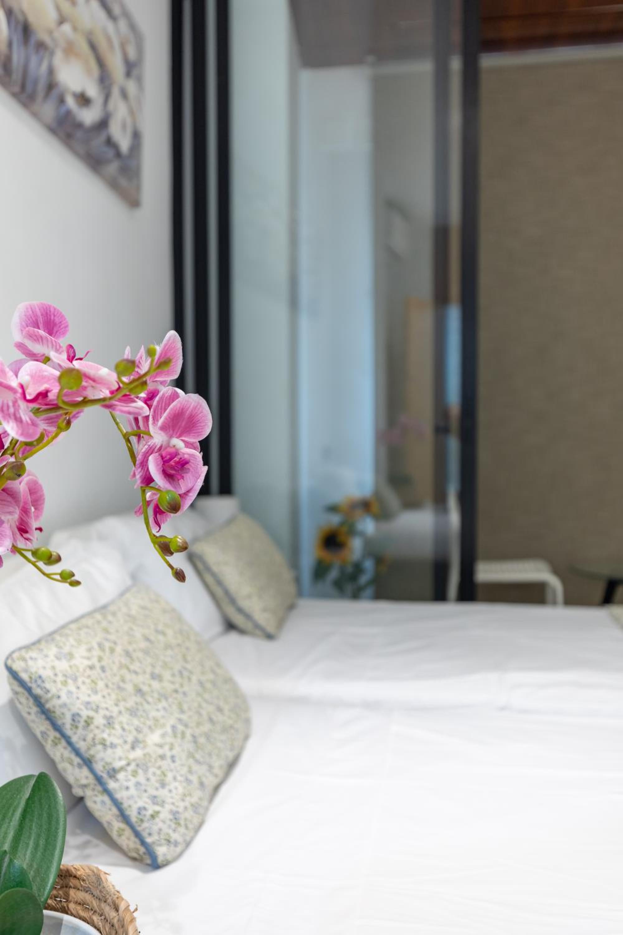 Aparthotel Mediterráneo by NeoHotels-Centro 8 min by Metro