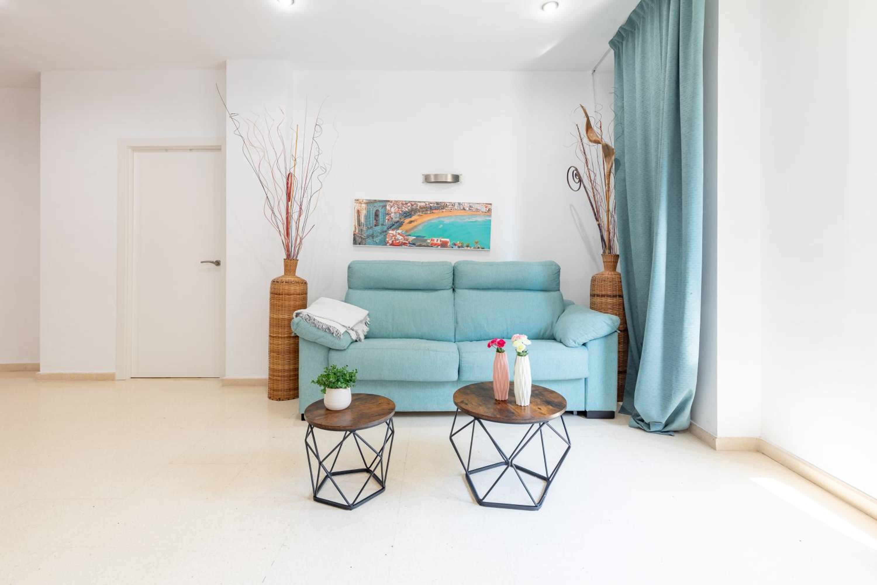 Aparthotel Mediterráneo by NeoHotels-Centro 8 min by Metro