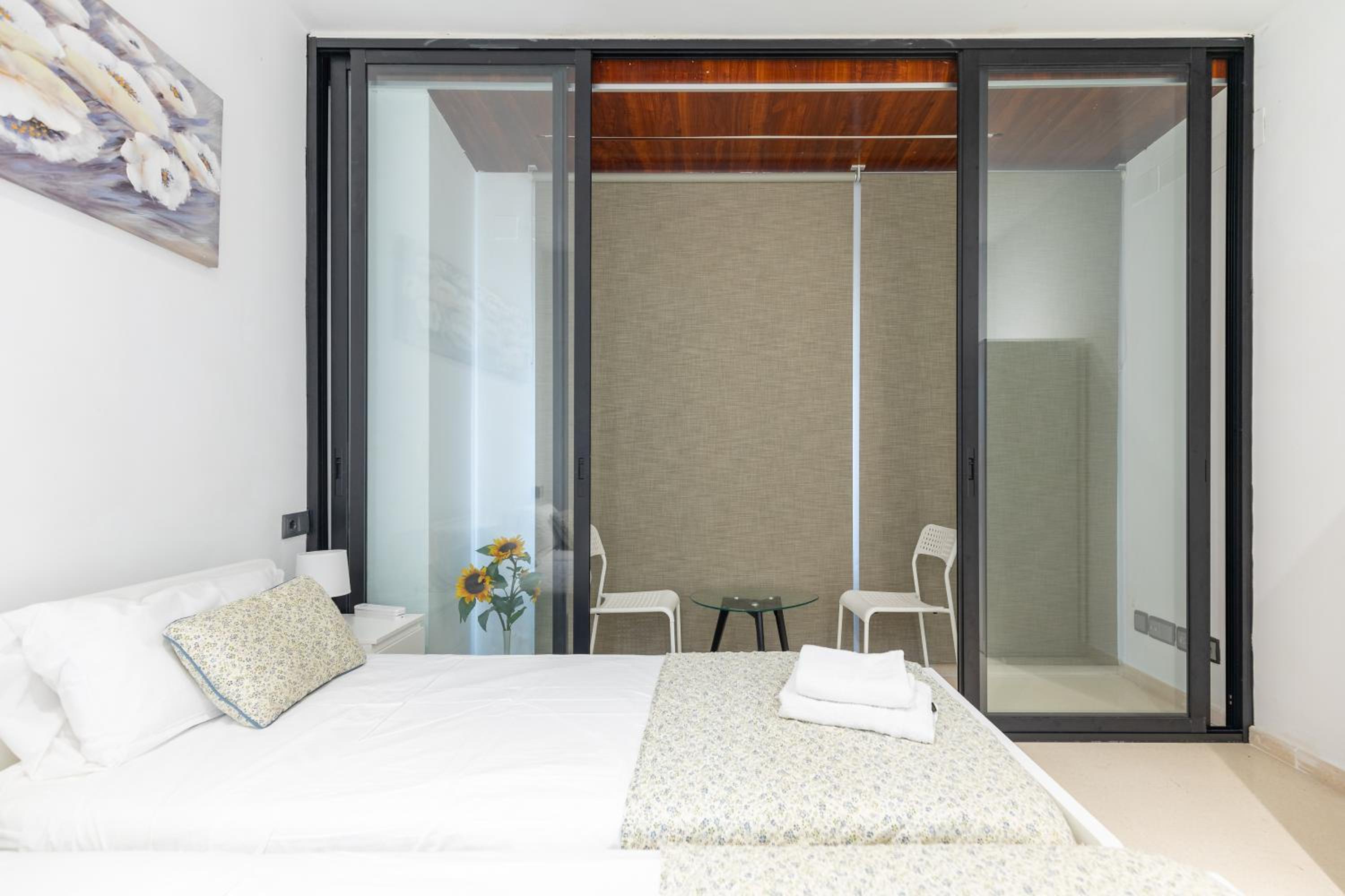 Aparthotel Mediterráneo by NeoHotels-Centro 8 min by Metro