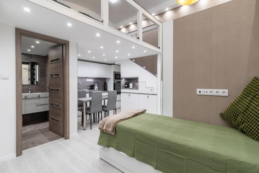 Larina Residence