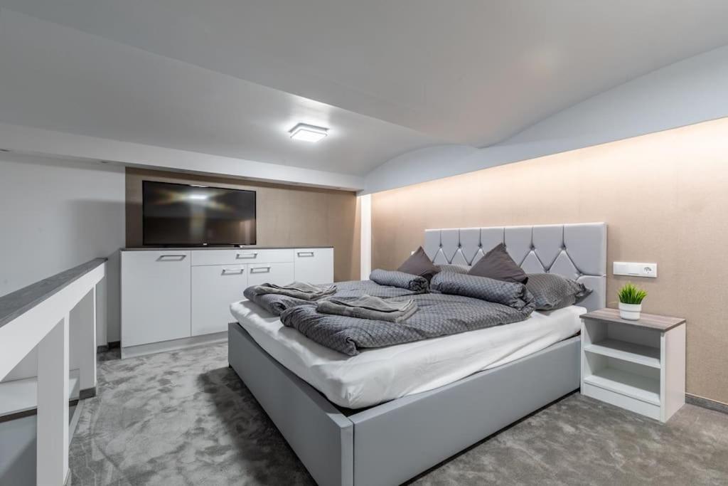Larina Residence
