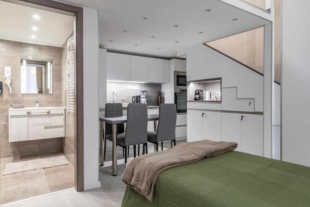 Larina Residence
