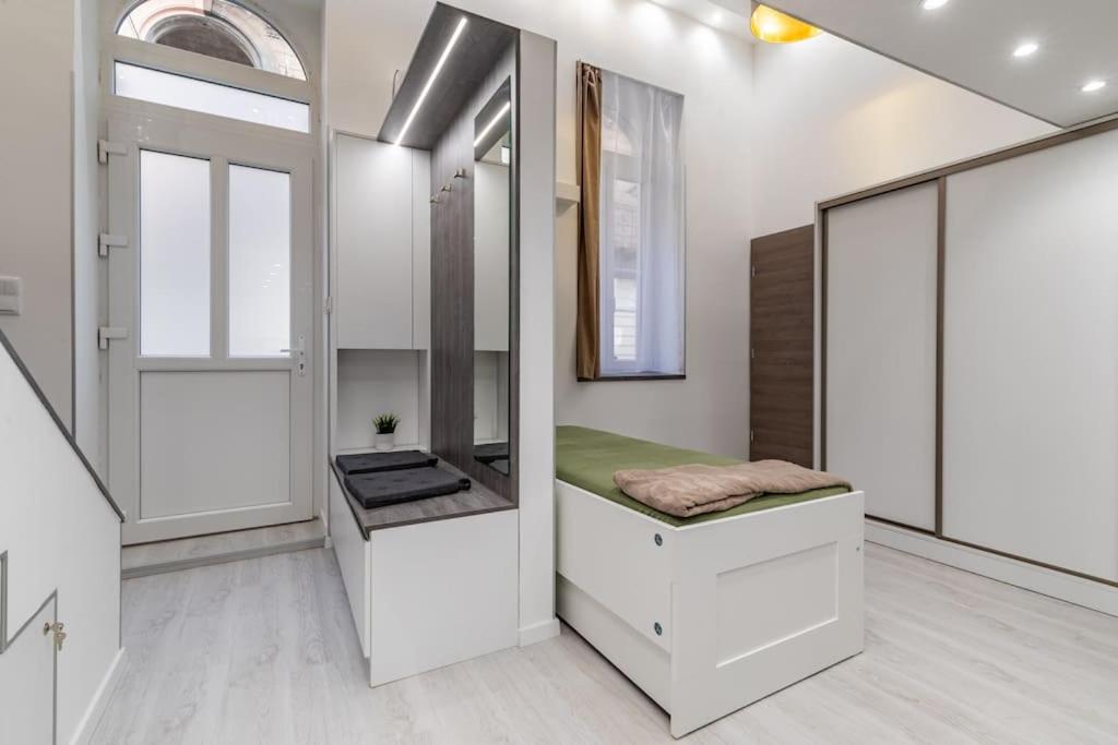 Larina Residence