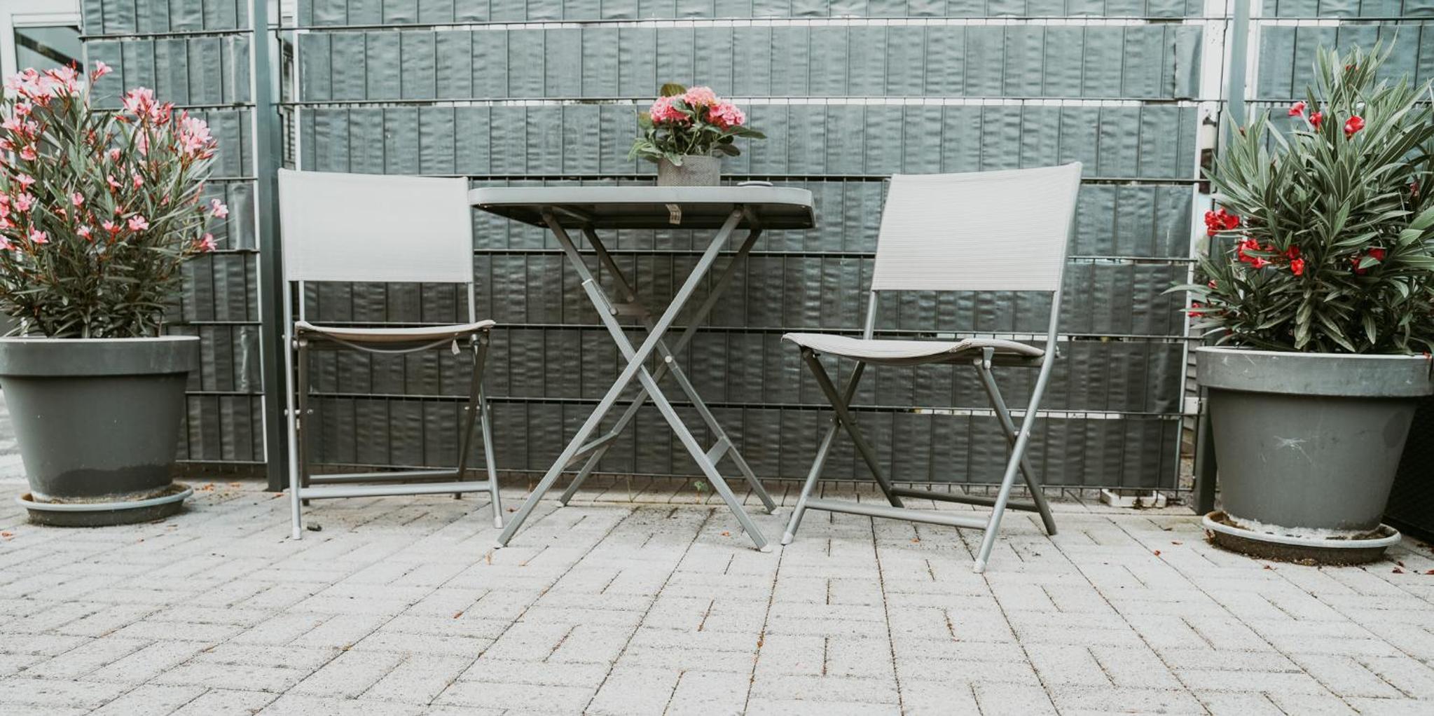Ferienhaus Ufergeheimnis am Gülser Moselbogen I 2 SZ I 5 Gäste I Badebucht I Grill I Garten