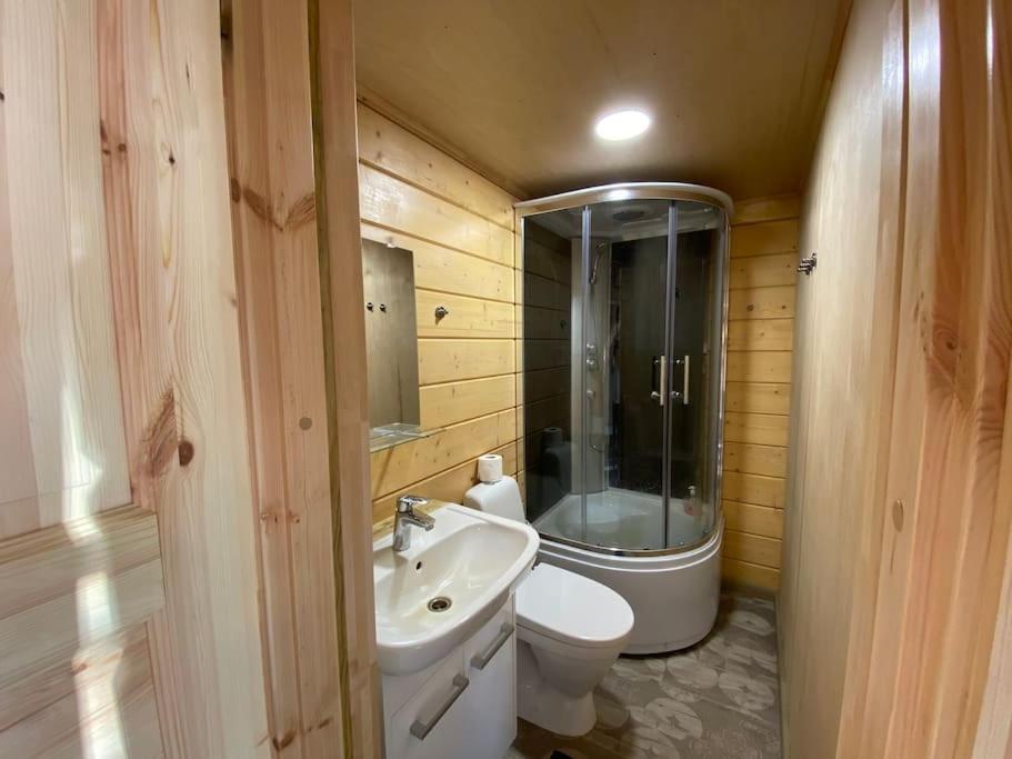 Lakefront cottage 10 min walk from Baltic Sea view 5