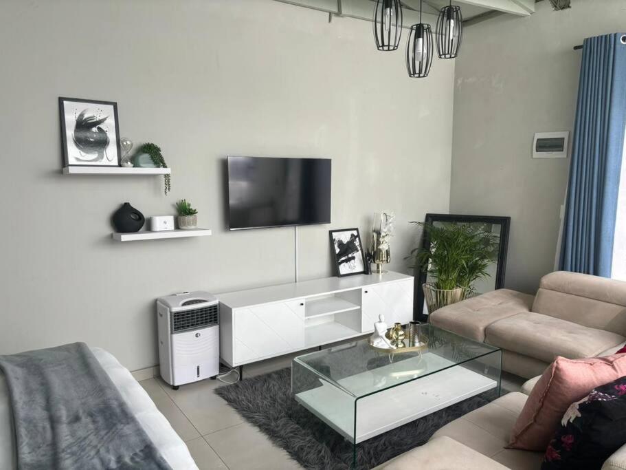 Cosy Nest 5 min2Sandton City 2