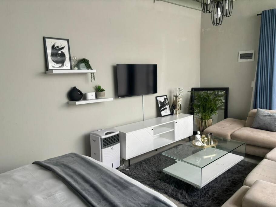 Cosy Nest 5 min2Sandton City 2
