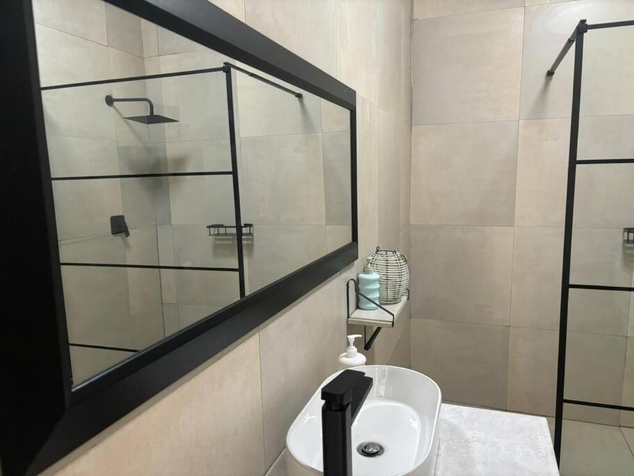 Cosy Nest 5 min2Sandton City 2