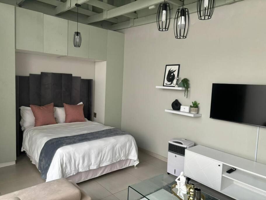 Cosy Nest 5 min2Sandton City 2
