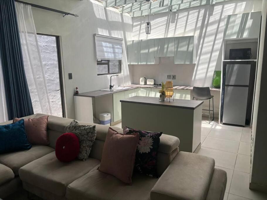 Cosy Nest 5 min2Sandton City 2