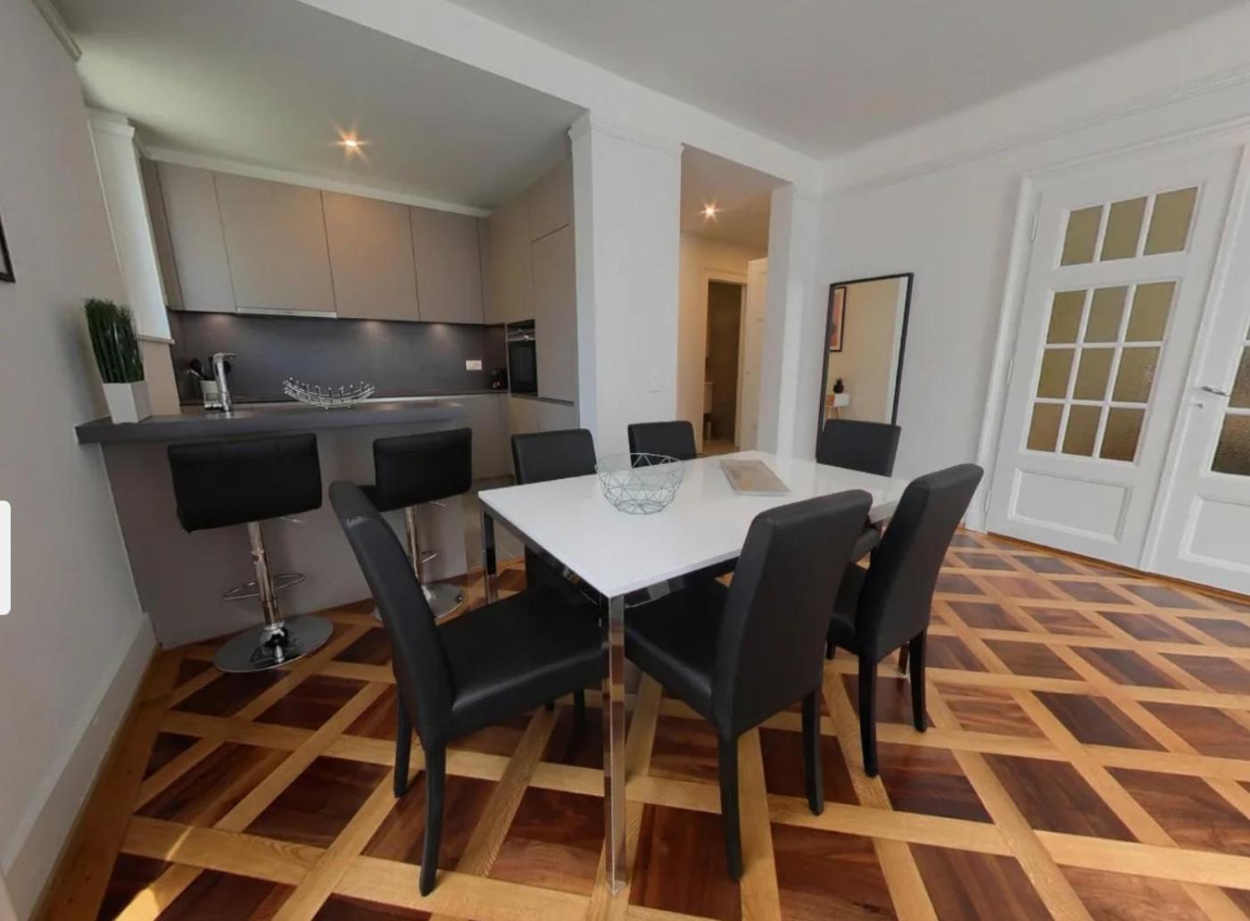 Lausanne City Center Apartments, Minutes Away from the Lake! AM53