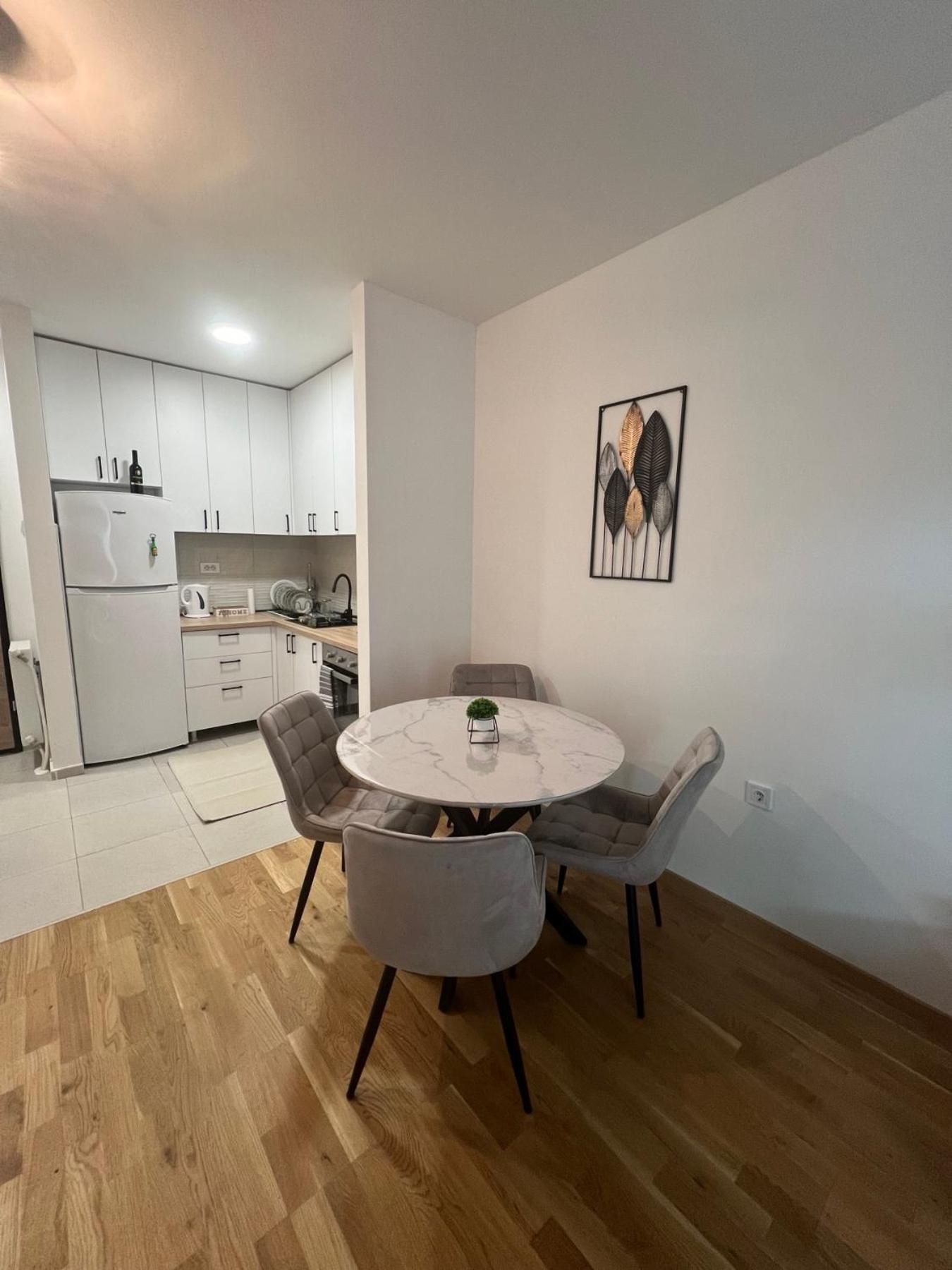 Joanne Apartments
