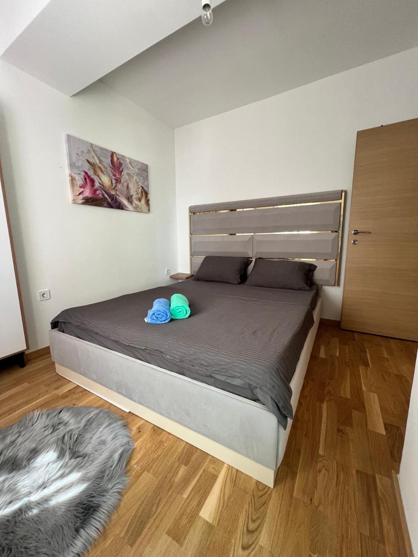 Joanne Apartments