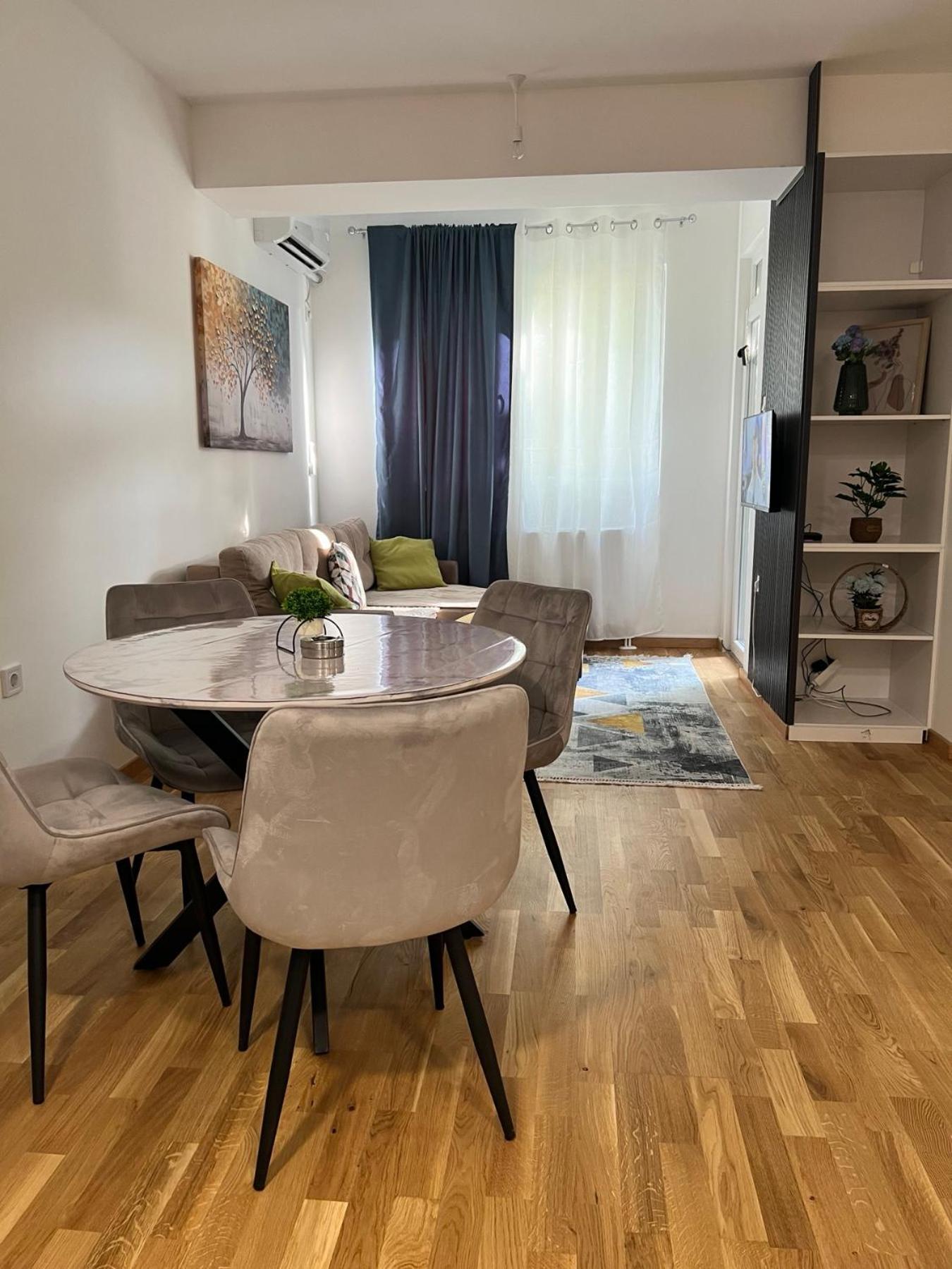 Joanne Apartments