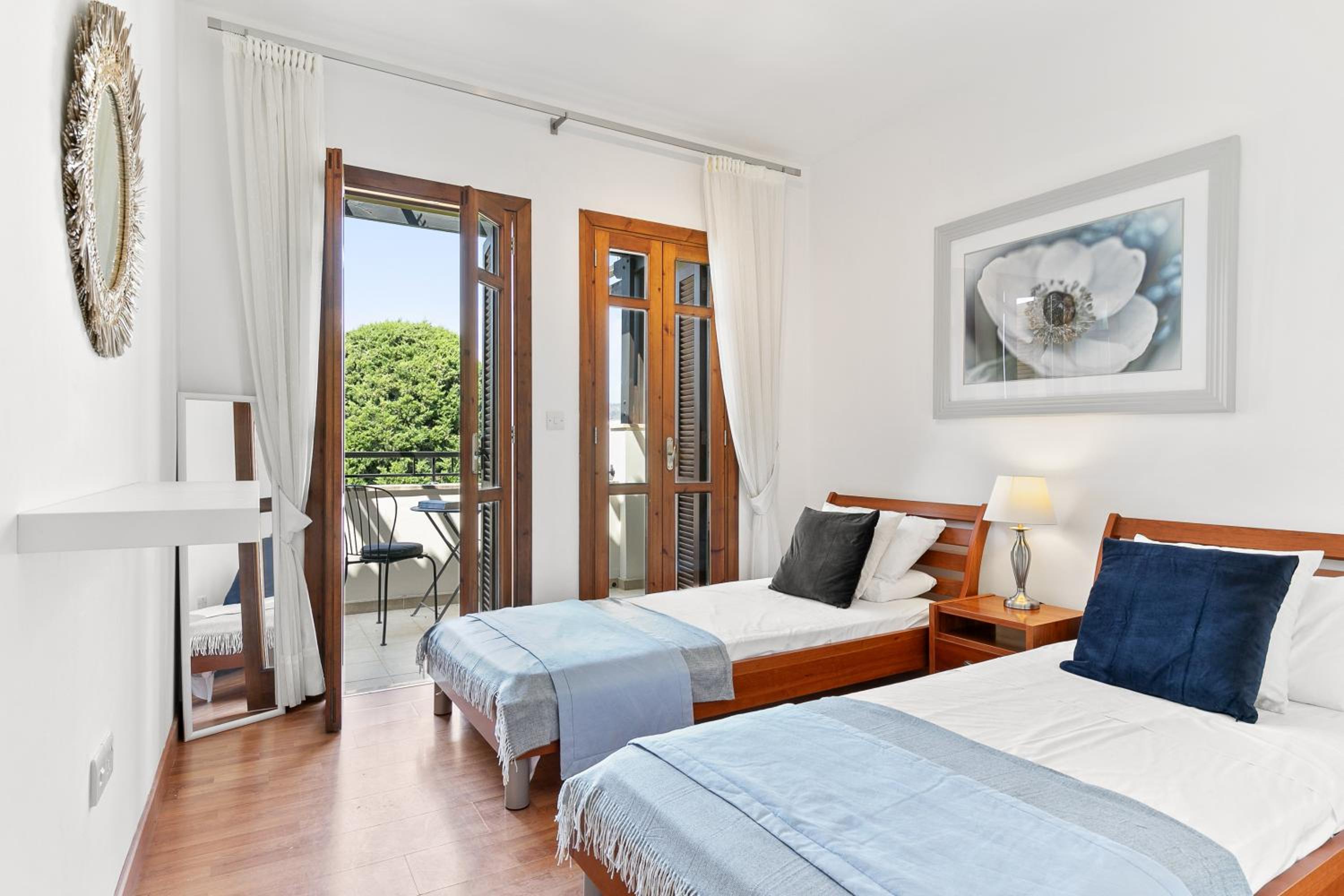 2 bedroom Apartment Chloe with communal pool, Aphrodite Hills Resort