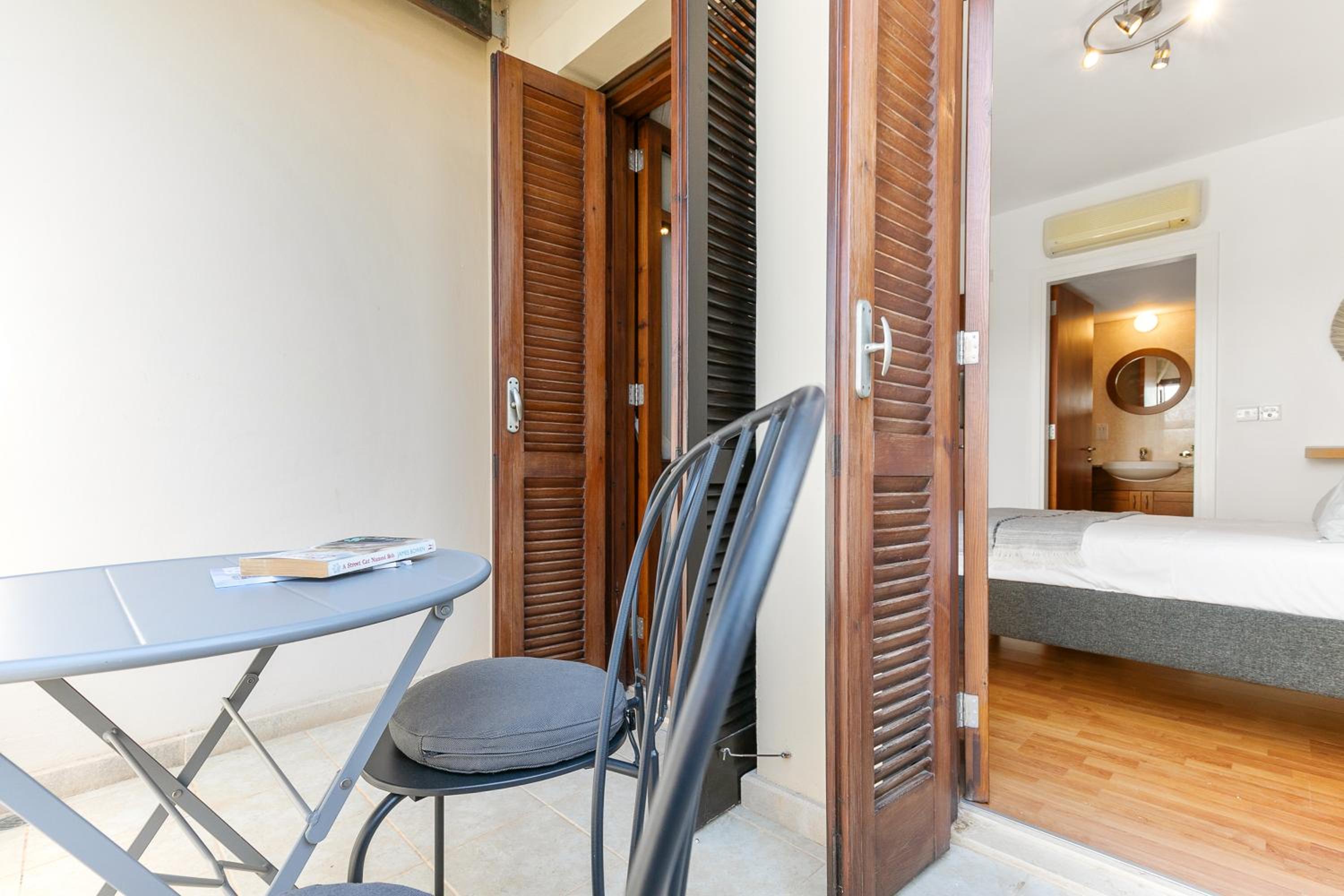 2 bedroom Apartment Chloe with communal pool, Aphrodite Hills Resort