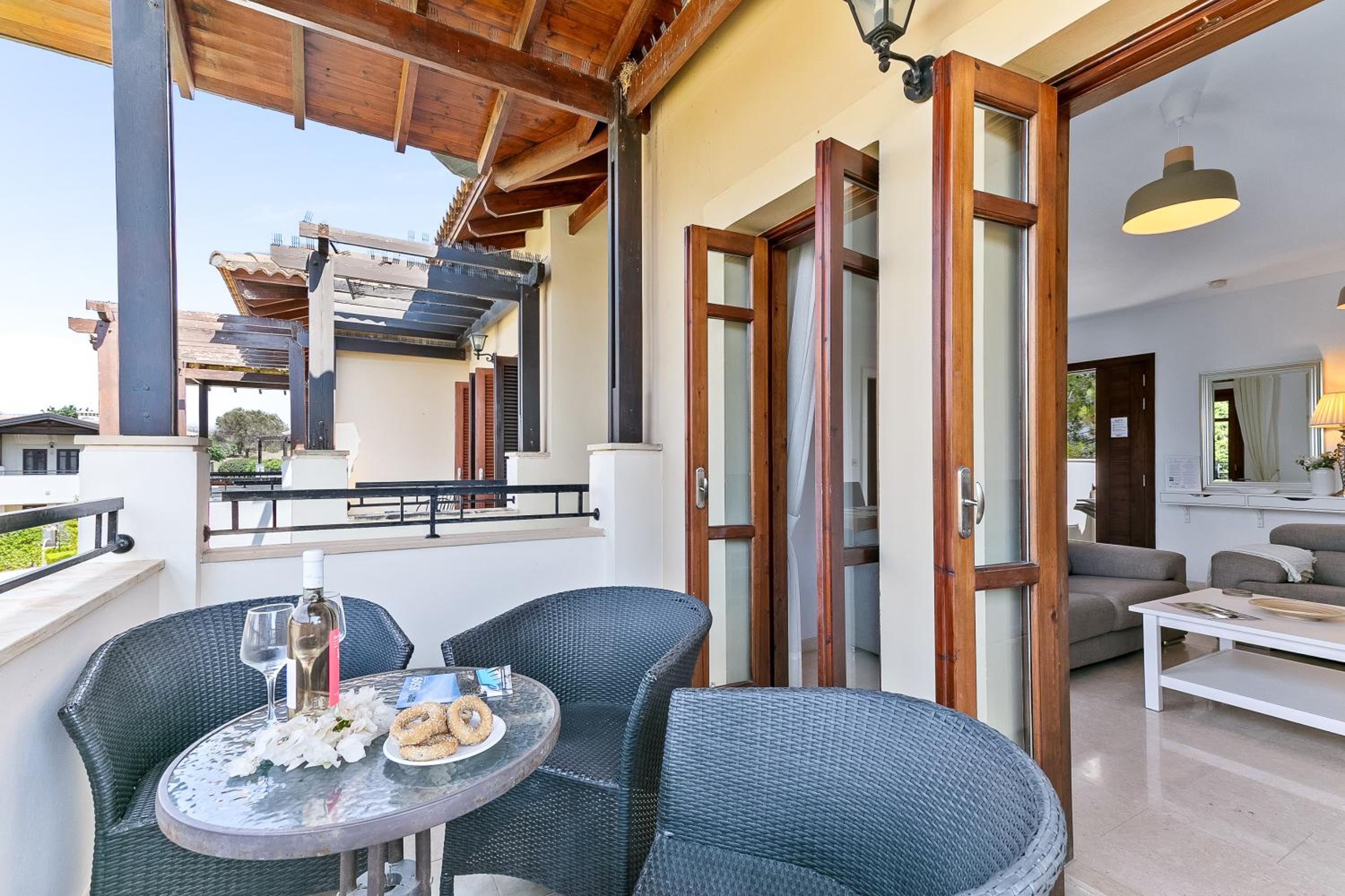 2 bedroom Apartment Chloe with communal pool, Aphrodite Hills Resort