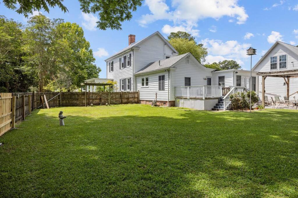 Magnolia Manor
