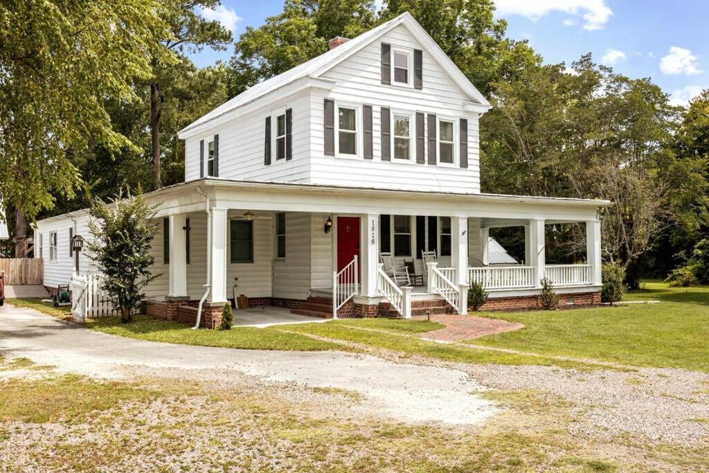 Magnolia Manor