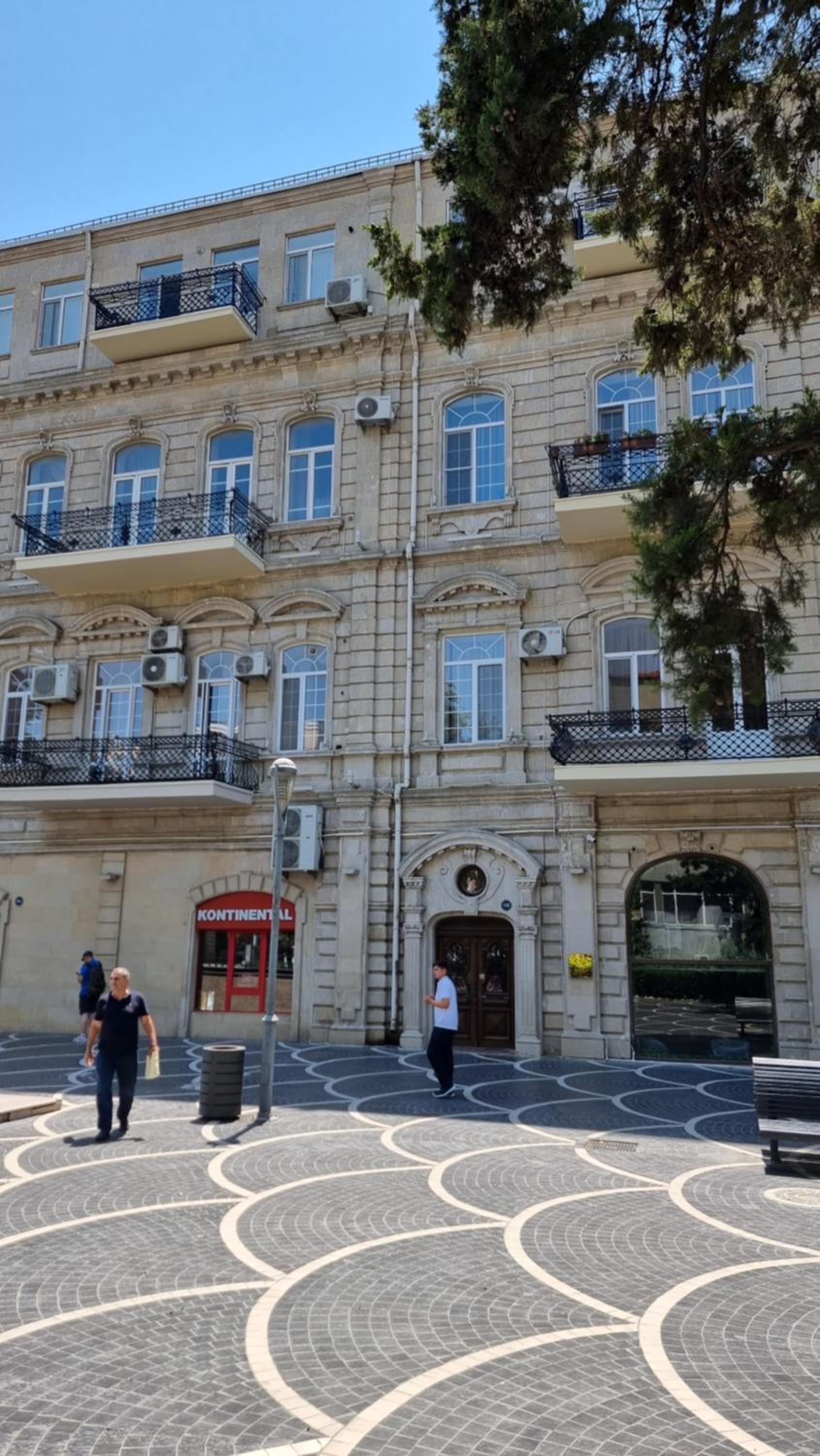 Papa Jons apartment