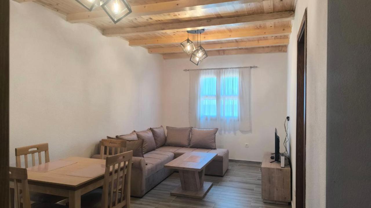 Apartmani Stara kuca