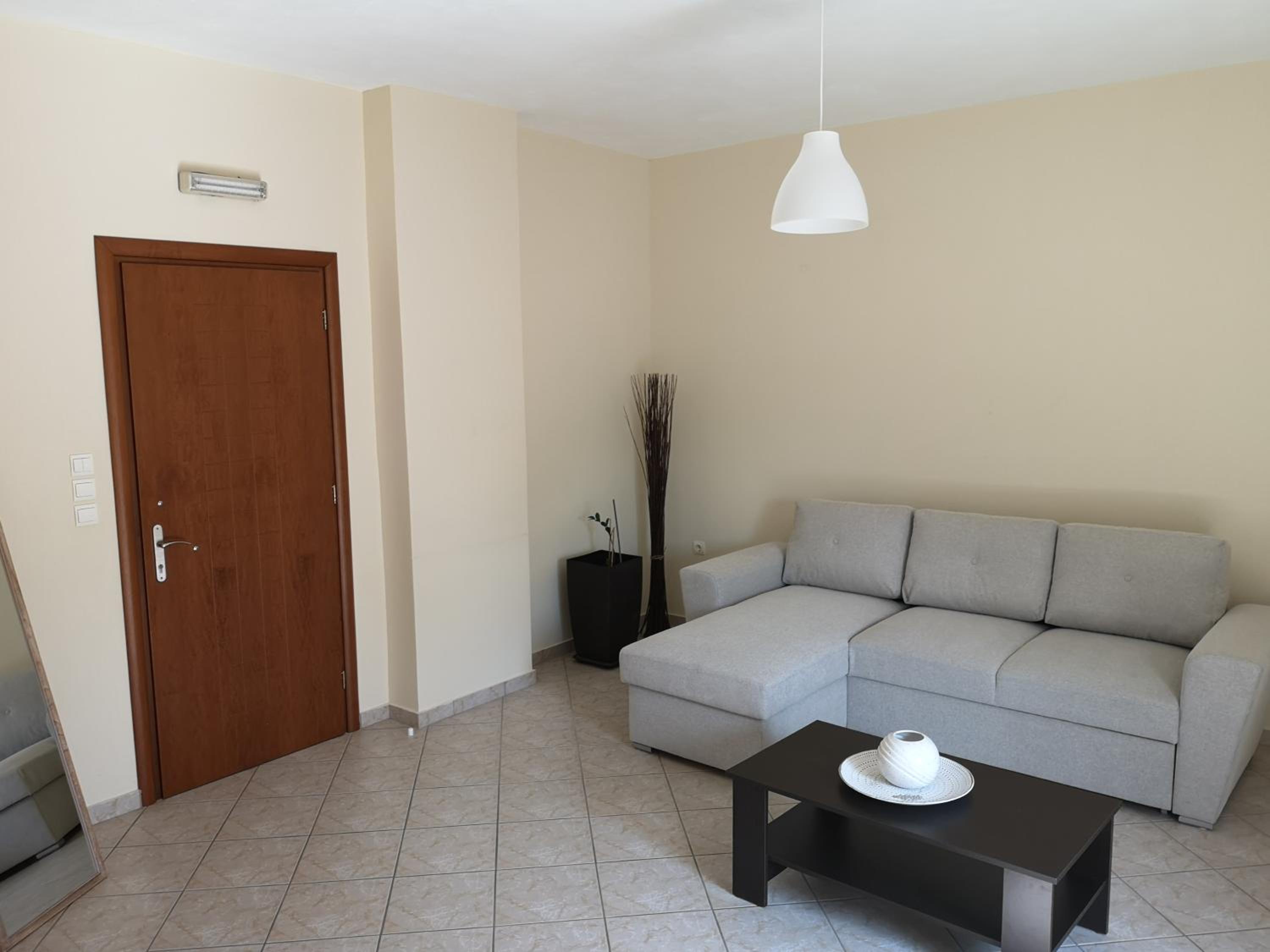 Garden apartment 20m from the sea view 4