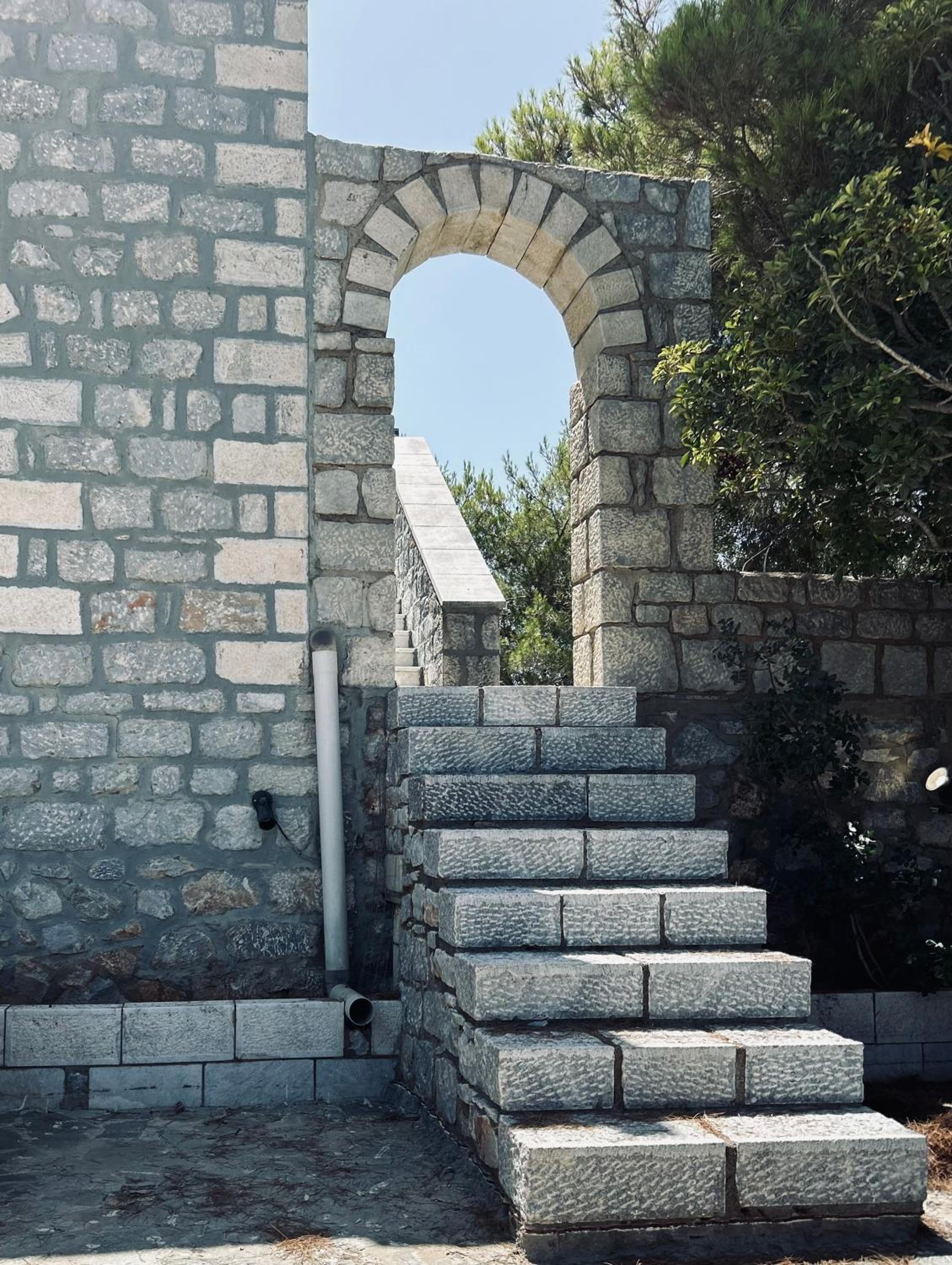 Terra Mani stone rental apartments