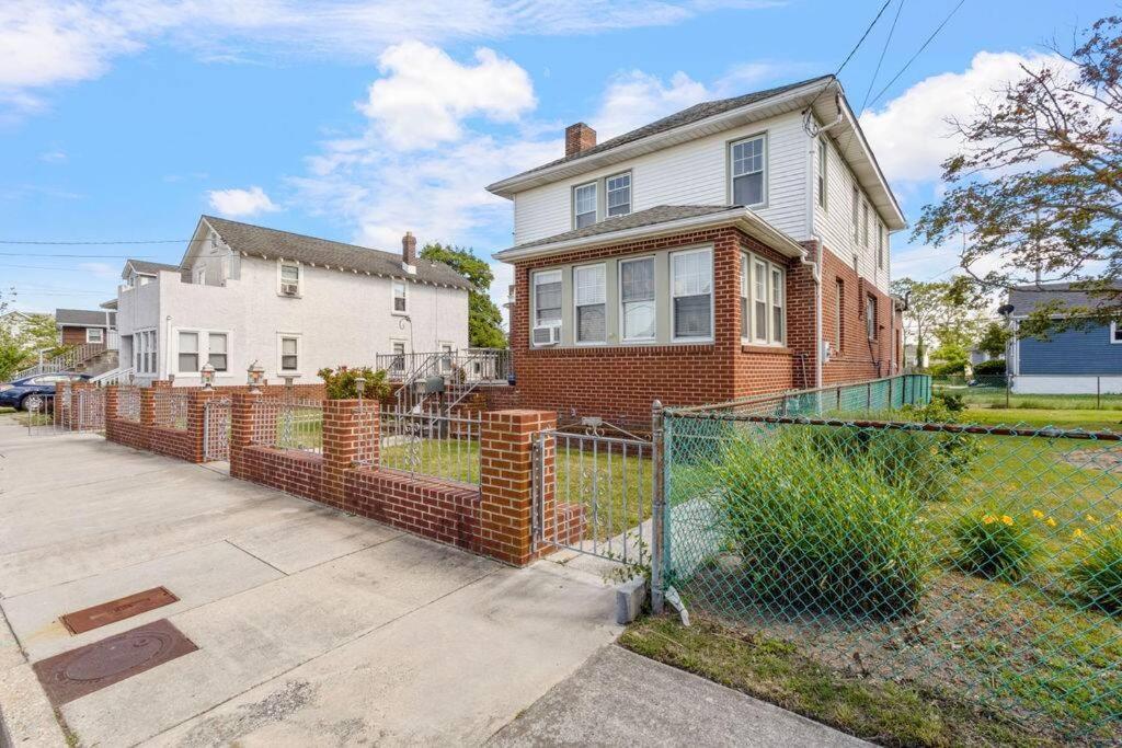 AC 6BR 2BA Quiet Retreat Central Location view 2