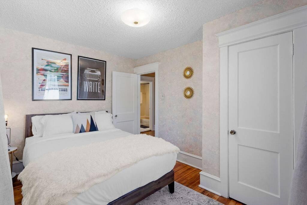 AC 6BR 2BA Quiet Retreat Central Location view 3