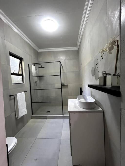 Luxury apt walk 2Melrose Arch 5
