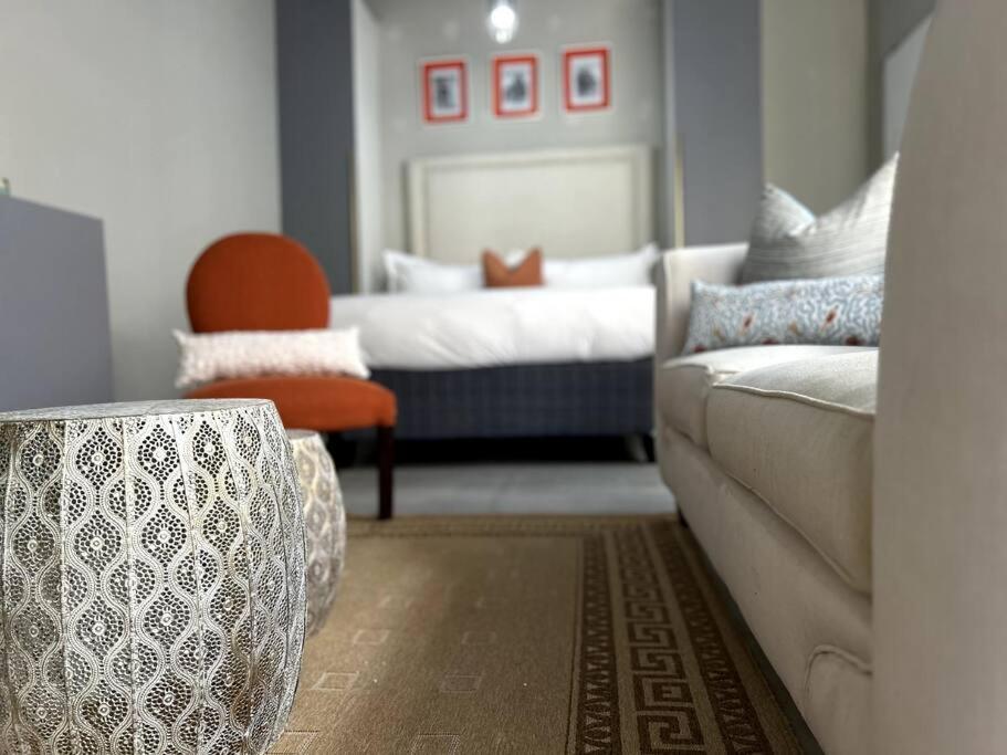 Luxury apt walk 2Melrose Arch 5