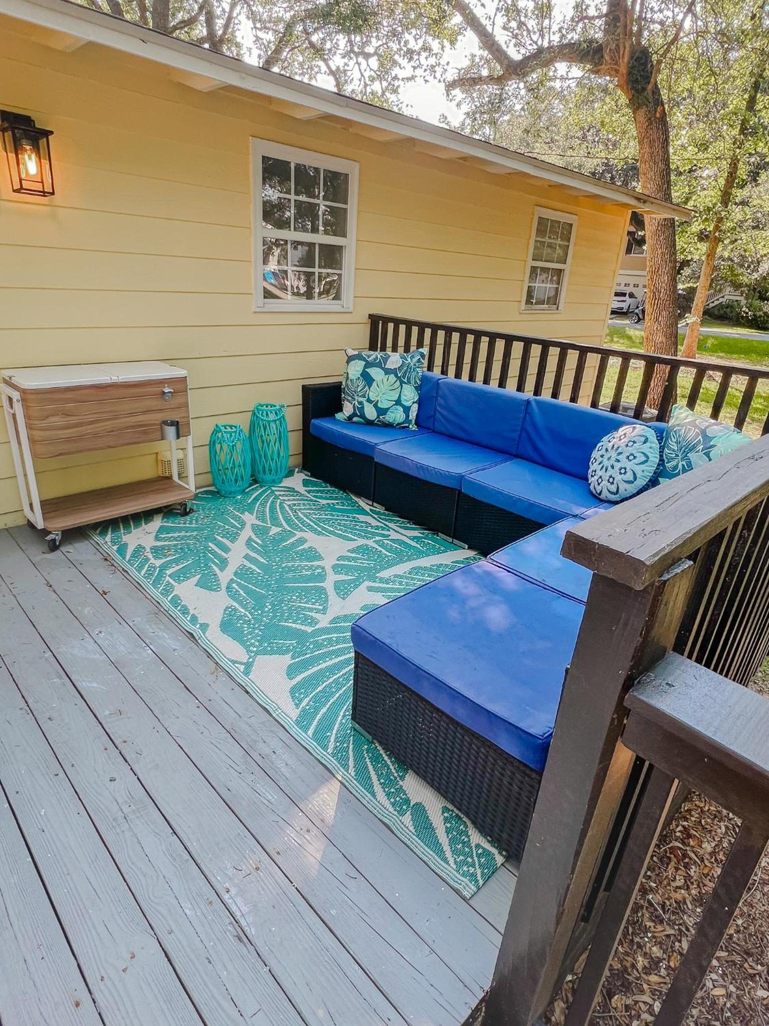 Lazy Days Bungalow - Walk to Marshwalk - Pet-Friendly view 5