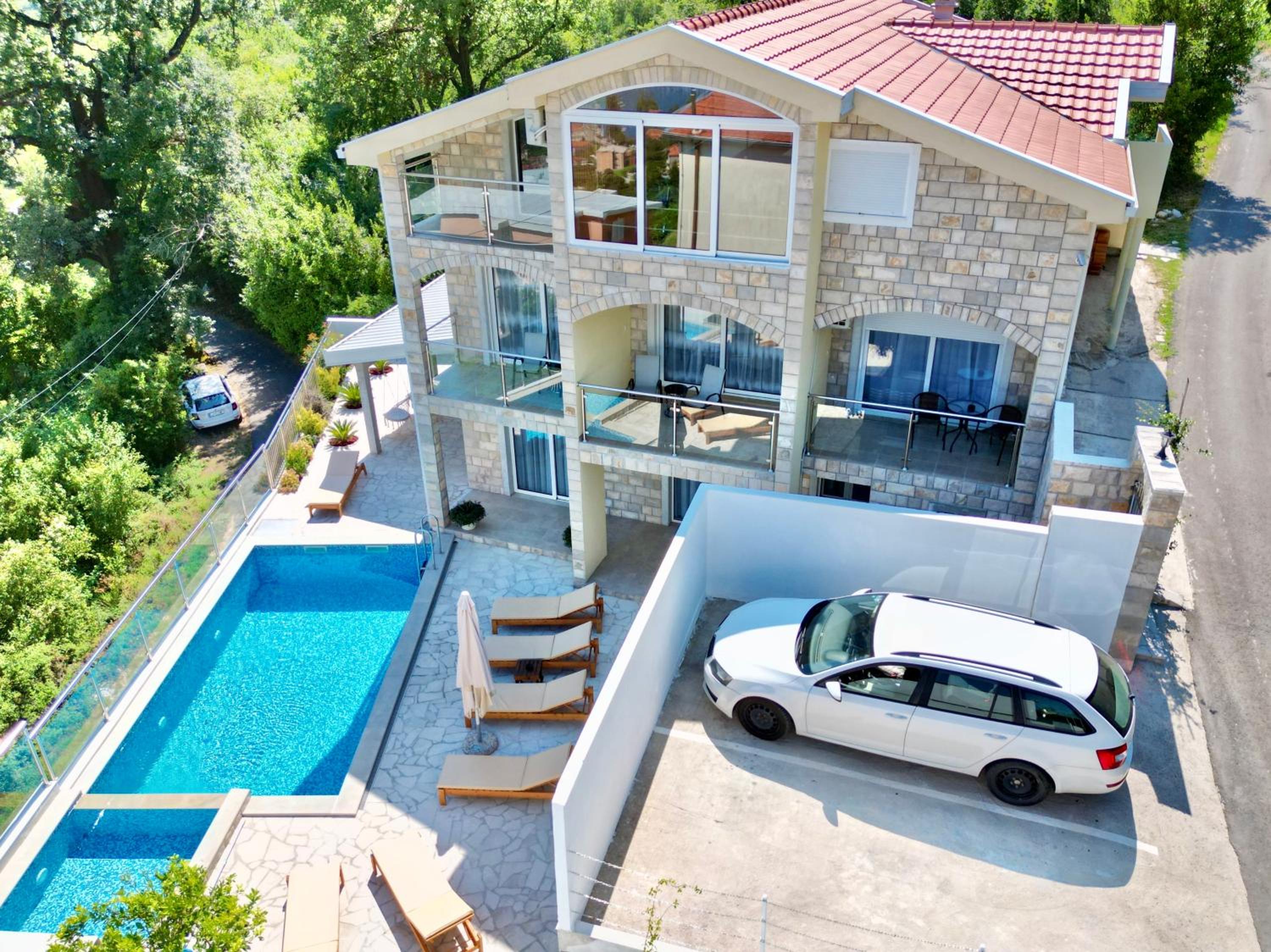 Villa Maki
